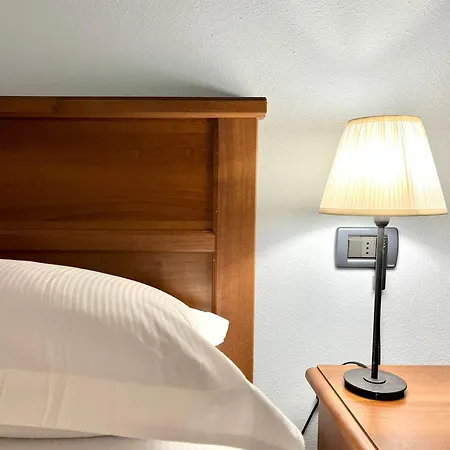 Sibolla Holidays ゲストハウス 3*